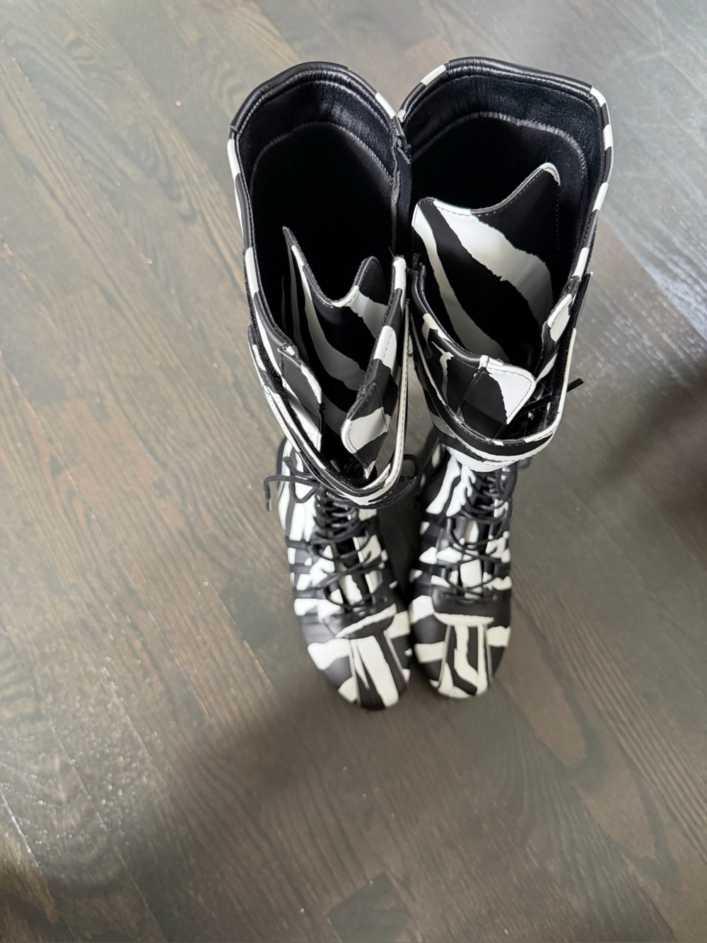 Women's Black & White Patterned Lace-Up Boots